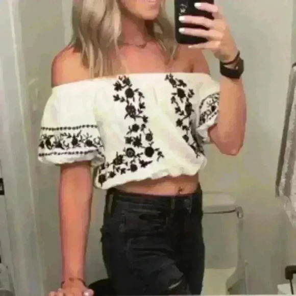 Like New- American Eagle Crop Top Size XS like new - Picture 1 of 4